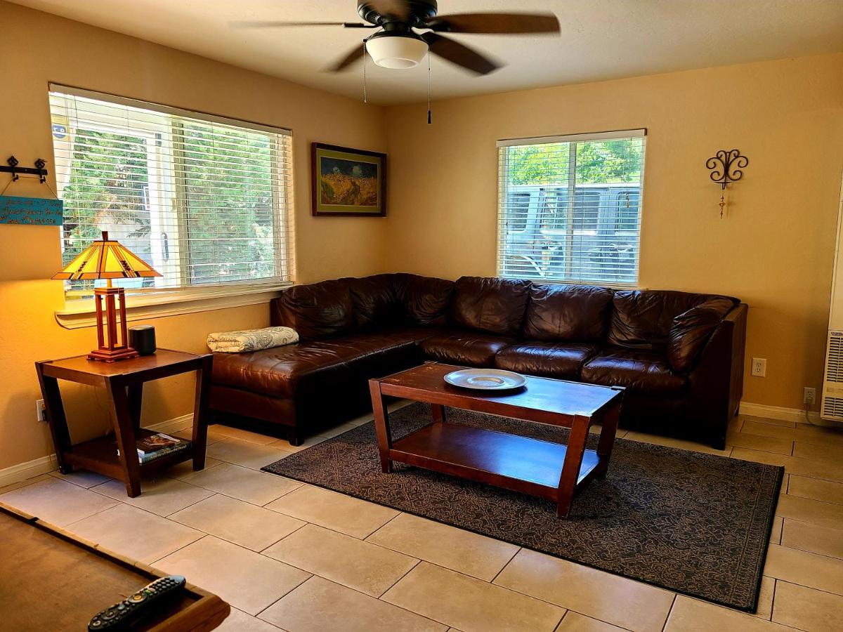 Sacred Mtn River Suites Kernville Esterno foto